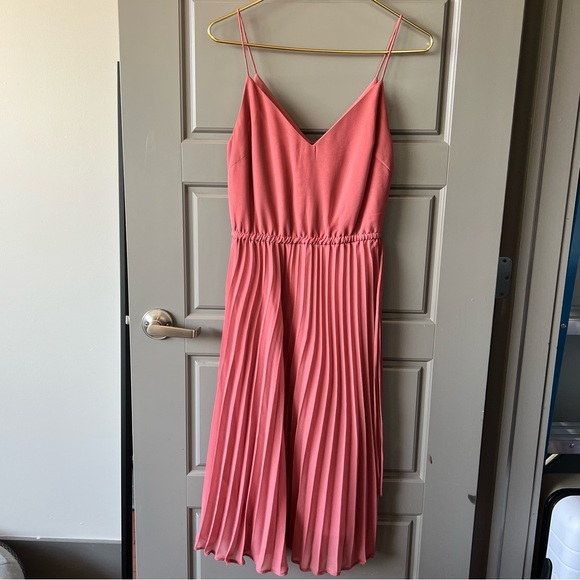 ASOS DESIGN pleated cami midi dress - Picture 2 of 10